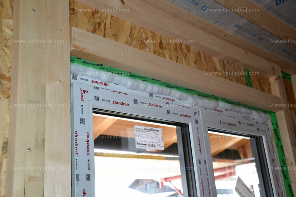 bib-lg14-fenster-0021 | Nach LV-Leistungsgruppen sortierte Detailfotos über den Bau eines Hauses. Alle Hausbau-Bilder direkt vom Urheber und Autor der Website Haus-Selber-Bauen.com