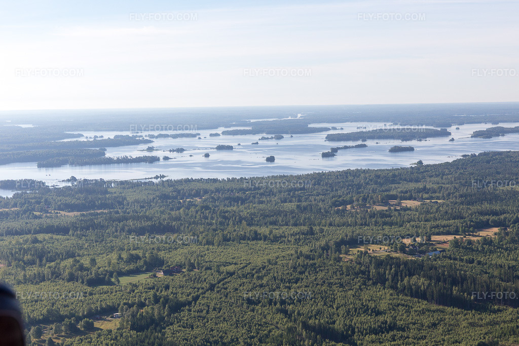 Aerial view: View of the town in Flogmyran in the state Kronoberg, Sweden. – Photo: IMG_108137.jpg taken on 06/28/2018 by Werner Riehm/FLY-FOTO.com – Resolution of the original: 5472 x 3648 px