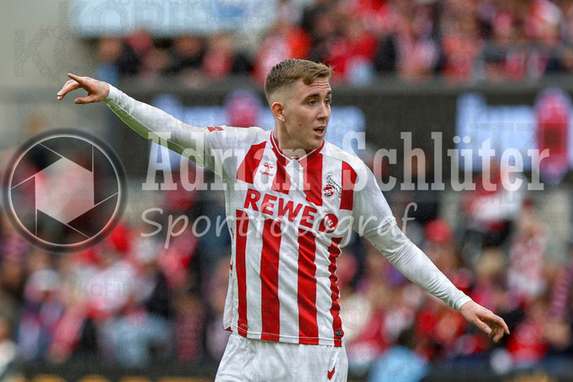 1. FC Köln vs FC Augsburg - 1. Bundesliga  | Köln, Deutschland, 18.10.25:   Isak Johannesson (1. FC Köln) gestikuliert, Gestik waehrend des Spiels der 1. Bundesliga zwischen  1. FC Köln vs FC Augsburg im RheinEnergieStadion(Foto von Brauer-Fotoagentur / Adrian Schlueter)