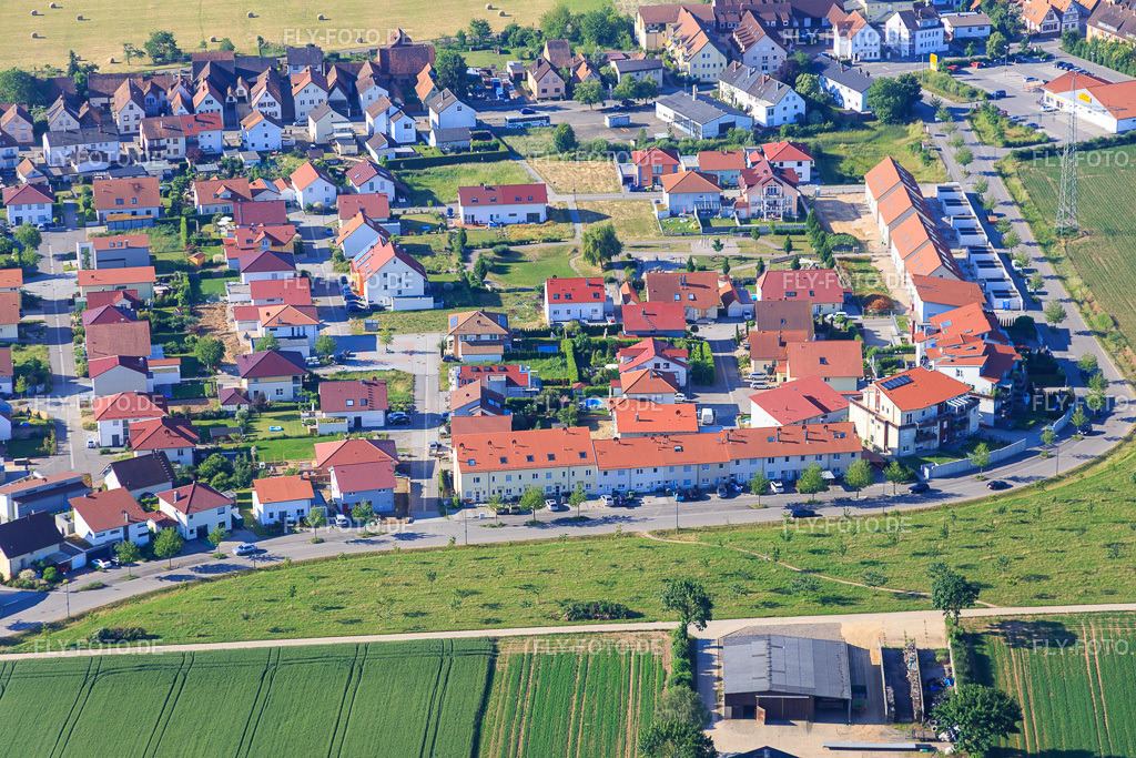 An Höhenweg | Luftbild: An Höhenweg in Kandel im Bundesland Rheinland-Pfalz in Deutschland. Foto: IMG_080140.jpg vom 05.06.2015 durch Werner Riehm/FLY-FOTO.de - Realisiert mit Pictrs.com