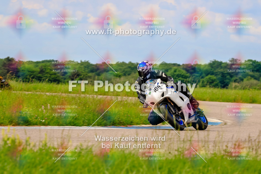 MotoTeam-1184 | Hier findet Ihr Bilder von Touristenfahrten auf der Nürburgring Nordschleife oder von anderen Veranstaltungen die ich besucht habe. Viel Spass beim Durch Schauen 