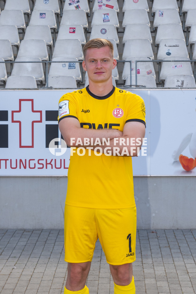 Rot-Weiss Essen; 3. Liga, Portraettermin 2026/2027, Foto: Eibner-Pressefoto/Fabian Friese | Jakob Golz (Rot-Weiss Essen, #01) Kapitaen,Rot-Weiss Essen; 3. Liga, Portraettermin 2026/2027, Foto: Eibner-Pressefoto/Fabian Friese - Realisiert mit Pictrs.com