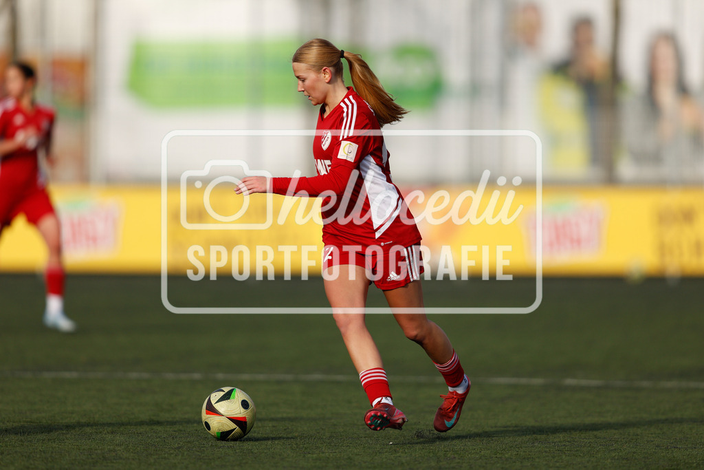 Fußball I Frauen I Saison 2025-2026 I Testspiel I FSV Gütersloh - SpVg Aurich-22 | Sanne Albring (12, SpVg Aurich) - Realisiert mit Pictrs.com