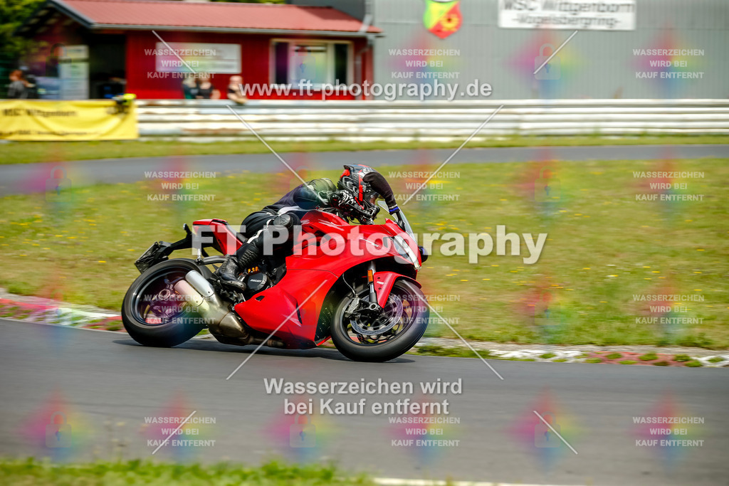 VBK-4749 | Hier findet Ihr Bilder von Touristenfahrten auf der Nürburgring Nordschleife oder von anderen Veranstaltungen die ich besucht habe. Viel Spass beim Durch Schauen 