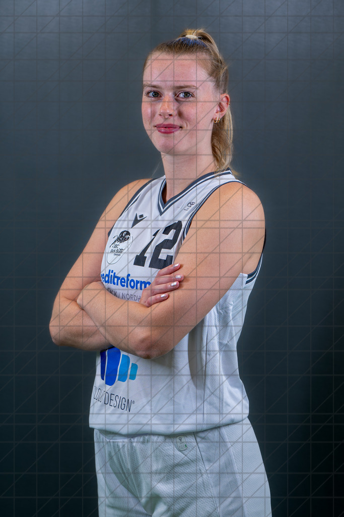 BBC Osnabrück | Media Weekend 2025 | ENOCHS Emily (BBC Osnabrück #12) // 14.09.25: BBC Osnabrück | Media Weekend 2025 / Osnabrück / Deutschland  //   CREDIT:www.bullenfotos.de, Martin König, Hörner Weg 40, D-49078 Osnabrück, +4917663732967 // Nutzung und Weitergabe nur zu den vereinbarten Zwecken. Presseanfragen an Ersteller. Alle Rechte beim Ersteller. Honorierung nach MFM. - Realisiert mit Pictrs.com