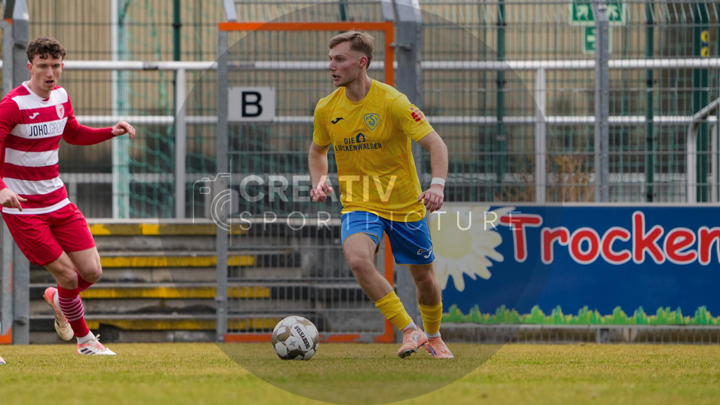 Fußball, Herren, Saison 2025/2026, Regionalliga Nordost, 26. Spieltag, FSV 63 Luckenwalde vs. Greifswalder FC, Samstag 14.03.2026, Werner-Seelenbinder-Stadion Luckenwalde, | Fußball, Herren, Saison 2025/2026, Regionalliga Nordost, 26. Spieltag, FSV 63 Luckenwalde vs. Greifswalder FC, Samstag 14.03.2026, Werner-Seelenbinder-Stadion Luckenwalde, Im Bild: Fabio Schneider (Luckenwalde) - Realisiert mit Pictrs.com