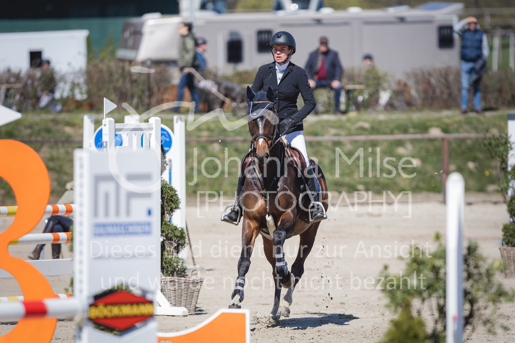 220416_4_L-Stil1-417 | Frühlingsfest der Pferde
Herford
16.April 2022
04/1 Stilspringprüfung Kl.L geschlossen 0-78 RLP