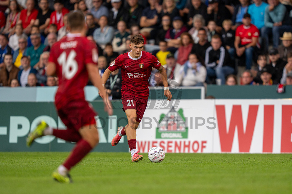 SG Sonnenhof Großaspach vs. Arminia Bielefeld, Fussball, DFB-Pokal, 1. Runde, 22.08.2026 | Luca Molinari (SG Sonnenhof Großaspach, #21),SG Sonnenhof Großaspach vs. Arminia Bielefeld, Fussball, DFB-Pokal, 1. Runde, 22.08.2026,DFB regulations prohibit any use of photographs as image sequences and/or quasi-video