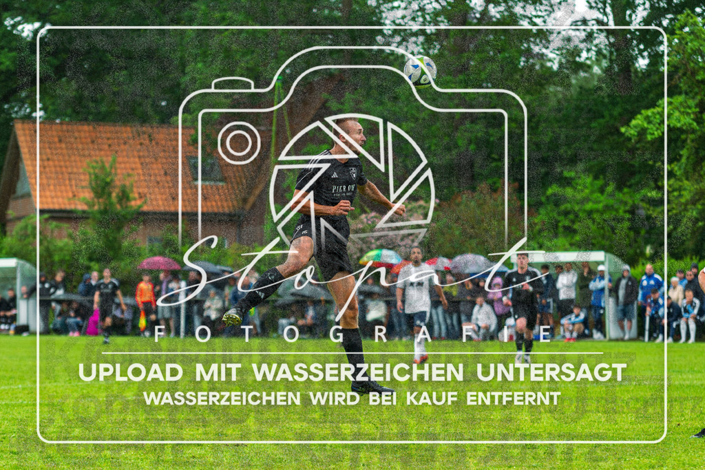 Final Kreispokal HK - Germania Walsrode vs. TSV Wietzendorf | Vincent Molzahn (TSV Wietzendorf #16); Finale Kreispokal HK - Germania Walsrode vs. TSV Wietzendorf am 07.06.2026 in Sportplatz Alter Schulweg, Schülern - Realisiert mit Pictrs.com