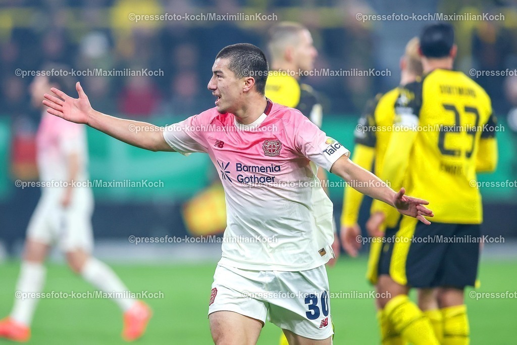 BVB02122501039 | 02.12.2025, Fußball, DFB-Pokal, Borussia Dortmund - Bayer 04 Leverkusen, Achtelfinale, Signal Iduna Park, Saison 2025 2026: Torjubel nach dem Tor zum 1:0  durch Torschütze Ibrahim Maza (Bayer04 #30)  zusammen mit  DFB regulations prohibit any use of photographs as image sequences and or quasi-video.