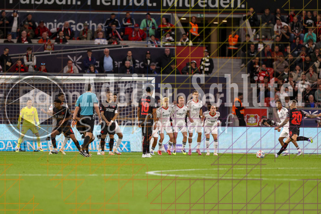 Bayer 04 Leverkusen vs Eintracht Frankfurt - Bundesliga  | Leverkusen, Deutschland, 12.09.25:   Alejandro Grimaldo (Bayer 04 Leverkusen) erzielt das Tor zum 1:0 waehrend des Spiels der Bundesliga zwischen  Bayer 04 Leverkusen vs Eintracht Frankfurt in der BayArena(Foto von Brauer-Fotoagentur / Adrian Schlueter)