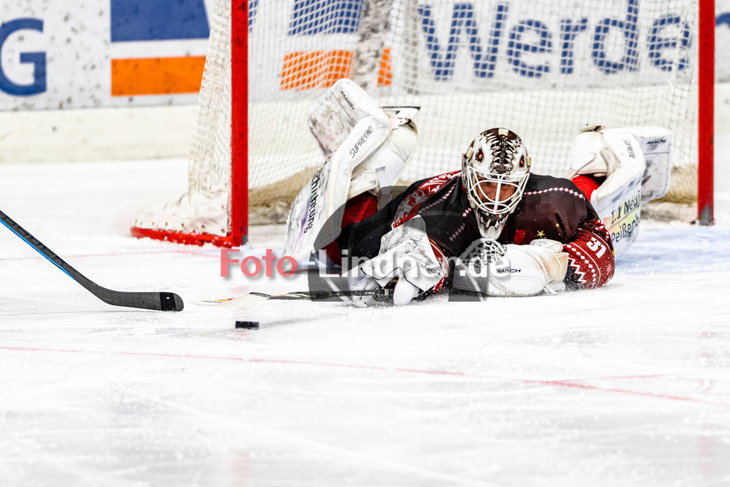 Bayernliga Eishockey, TSV Peißenberg Miners gegen den ERV Schweinfurt am 11.12.22 in Peißenberg | Bayernliga Eishockey, TSV Peißenberg Miners gegen den ERV Schweinfurt am 11.12.22 in Peißenberg