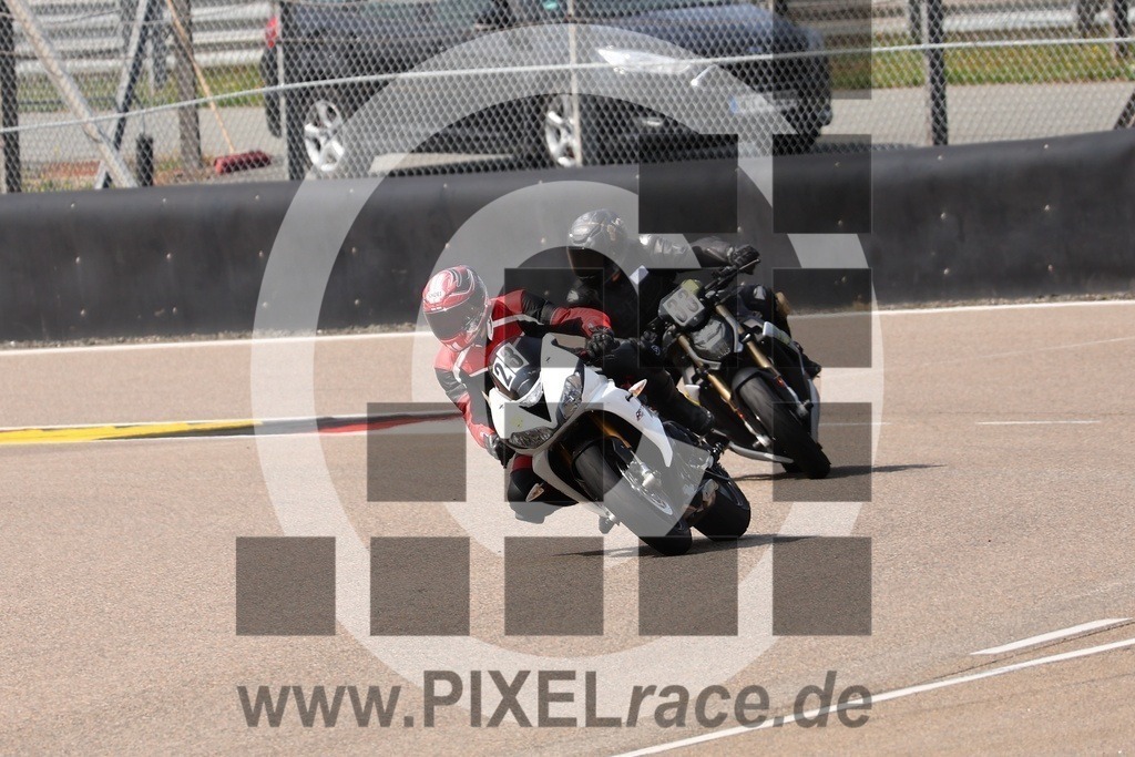 0033-20240823_06536 | Schöne Erinnerungen an spannende Momente - das festzuhalten ist unser Job. PIXELrace.de ist seit 2003 auf den Rennstrecken Europas unterwegs um die Action draußen beim Fahren und die wunderbare Stimmung imm Fahrerlager für euch einzufangen.
