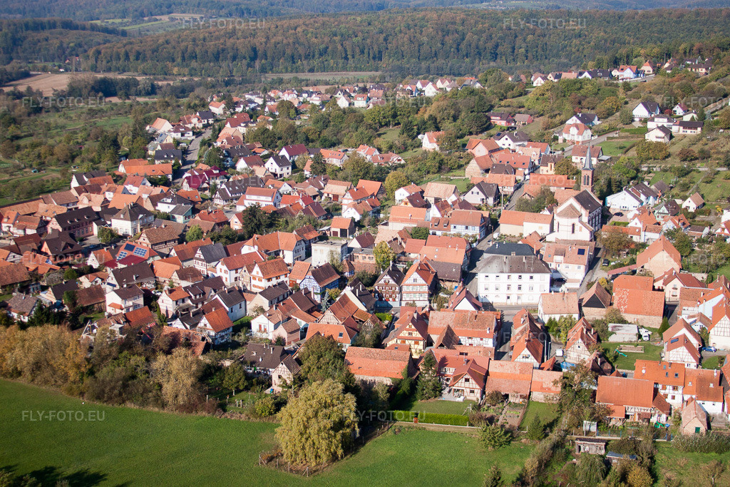 Vue aérienne: Vue de la ville à Gœrsdorf dans le département Bas Rhin, France. Photo: IMG_45883.jpg prise le 16/10/2011 par Werner Riehm/FLY-FOTO.euRésolution de l'original: 4752 x 3168 px