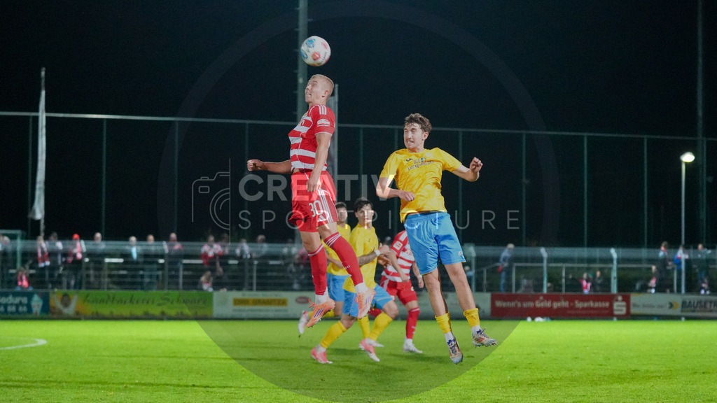 Fußball, Herren, Saison 2025/2026, Testspiel, Freundschaftsspiel, FSV 63 Luckenwalde vs. 1.FC Union Berlin, Mittwoch 08.10.2025, Werner-Seelenbinder-Stadion Luckenwalde, | Fußball, Herren, Saison 2025/2026, Testspiel, Freundschaftsspiel, FSV 63 Luckenwalde vs. 1.FC Union Berlin, Mittwoch 08.10.2025, Werner-Seelenbinder-Stadion Luckenwalde, Im Bild: Dmytro Bogdanov (l. Union) und Sofiene Jannene (r. Luckenwalde) - Realisiert mit Pictrs.com
