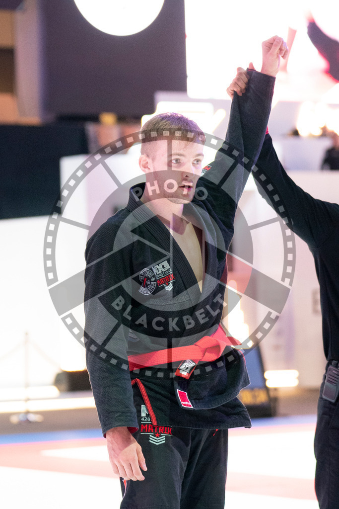 20231108PBB1253 | Fighters compete during the AJP World Professional Championship in the Mubadala Arena in Abu Dhabi, Arab United Emirates, on November 8, 2023.