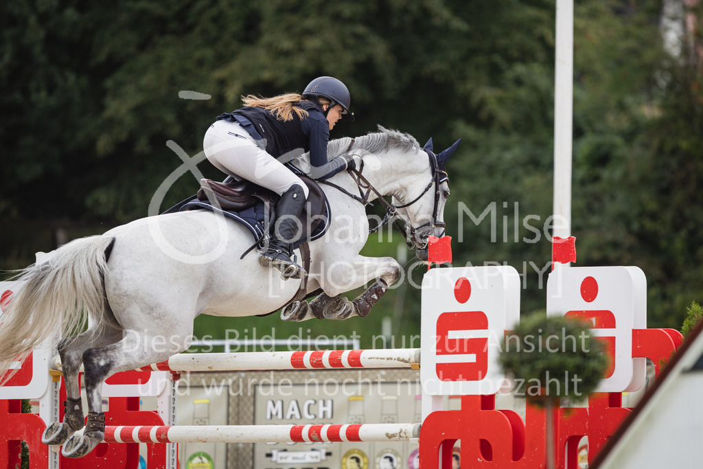 230730_BHO_M2-Spr_1-410 | Deine schönsten Turniermomente als professionelle Fotos! Entdecke hochwertige Pferdesport-Fotografie im Online-Shop. Jetzt Fotos finden & bestellen!