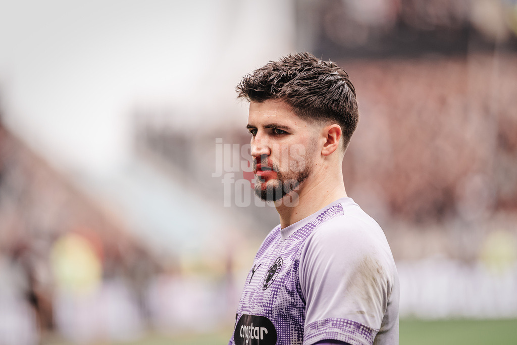 Fußball | Männer | Saison 2025/2026  | Fußball-Bundesliga | 25. Spieltag | FC St. Pauli vs. Eintracht Frankfurt | 08.03.2026 | Nikola Vasilj (#22, FC St. Pauli)