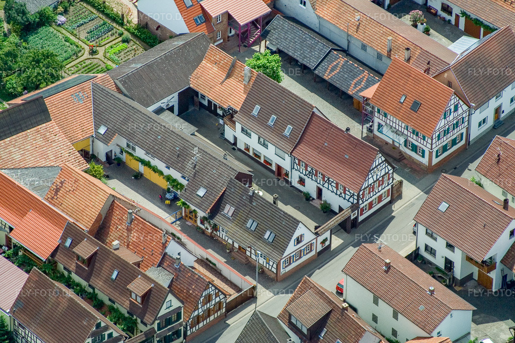 Luftbild: Hauptstr in Winden im Bundesland Rheinland-Pfalz in Deutschland. – Foto: IMG_11168.jpg vom 14.06.2008 durch Werner Riehm/FLY-FOTO.de – Auflösung des Originals: 3456 x 2304 px