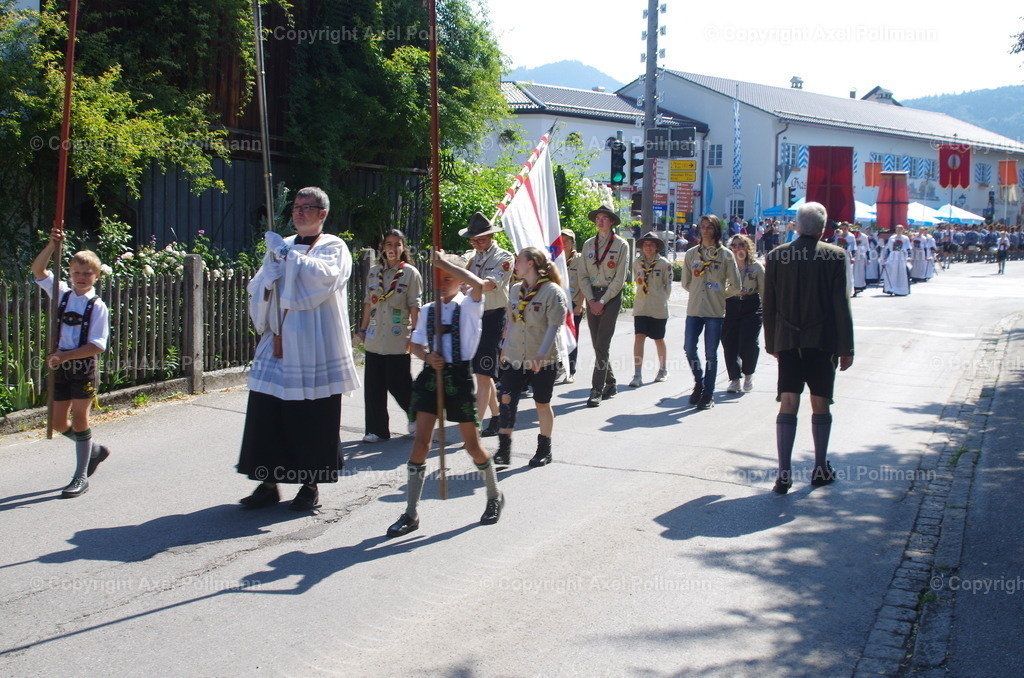 IMGP3936 | fotografiert von Axel PollmannLeonhardi Wallfahrt Benediktbeuern und Murnau, Fronleichnam, Fasching, Landschaft im Loisachtal und Benediktbeuern  - Realisiert mit Pictrs.com