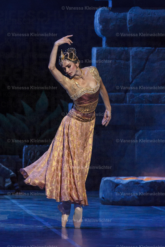  Ballett "La Bayadère" (Fotoprobe) in der Staatsoper unter den Linden | Berlin, 02.11.2018: Fotoprobe des Balletts "La Bayadere" in der Staatsoper Unter Den Linden.  - Realisiert mit Pictrs.com