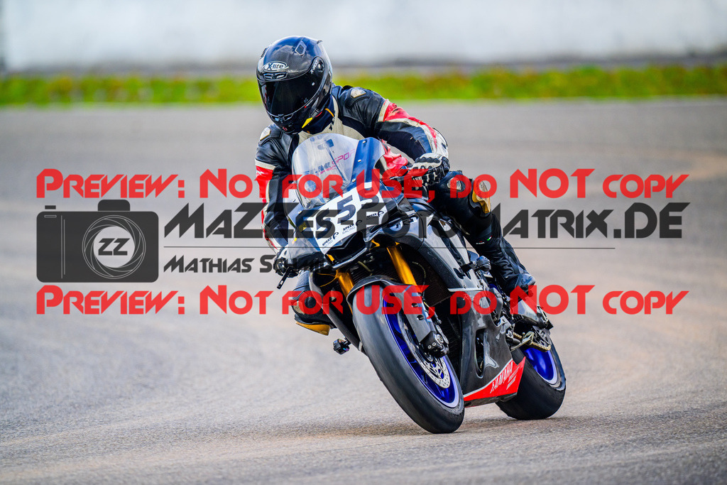 MaZZes_FotoMatrix_240910_6007705_2347 | GELB