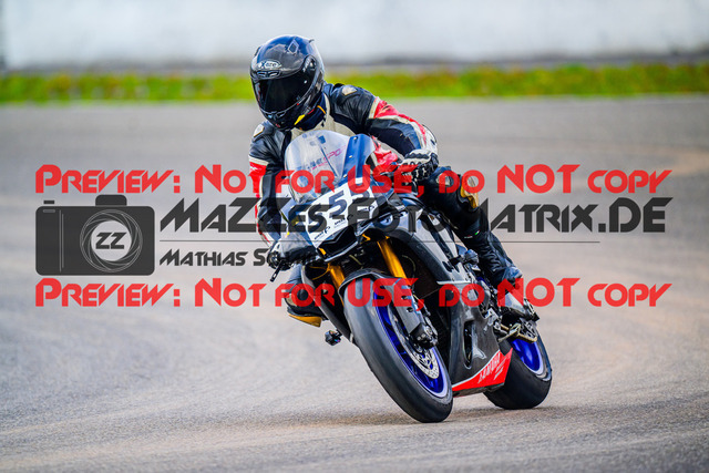 MaZZes_FotoMatrix_240910_6007705_2347 | GELB