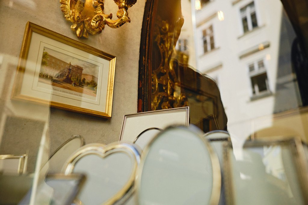 Bühlmayer Hofvergolder | WIen, Austria - April 29, 2025; C. Bühlmayer - K.u.K. Hofvergolder. - Realisiert mit Pictrs.com