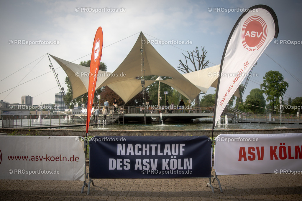 21. ASV Nachtlauf; Koeln, 08.05.24 | Impressionen vom 21. ASV Nachtlauf am 08.05.24 am Tanzbrunnen in Koeln. Foto: BEAUTIFUL SPORTS/Axel Kohring