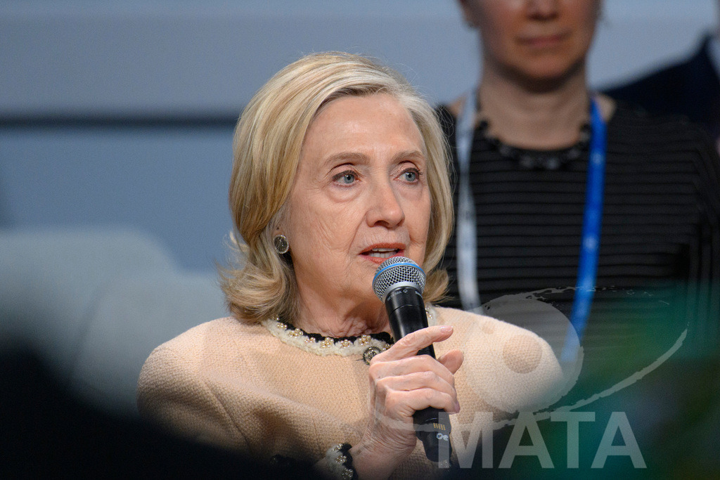 _DWA0287 | Die US-Politikerin Hillary Clinton auf der Veranstaltung Girls Just Want to Have Fundamental Rights: Fighting the Global Pushback im Rahmen der Münchner Sicherheitskonferenz 2026. München, 14.02.2026 Bayern Deutschland - Realisiert mit Pictrs.com