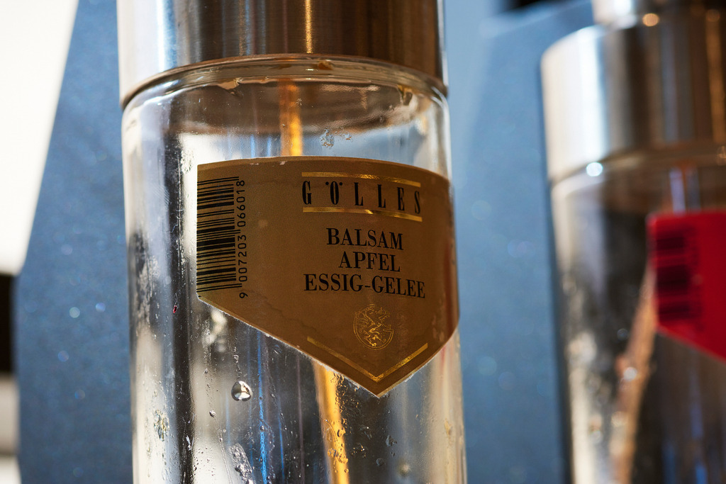 Gölles Balsam Apfel Essig-Gelee | Riegersburg, Austria - September 12, 2018: Gölles Manufaktur; Balsam Apfel Essig-Gelee. - Realisiert mit Pictrs.com