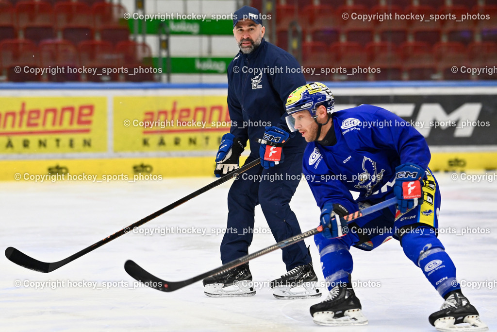 Eistrainig EC VSV mit Headcoach Pierre Allard | #72 John Hughes EC VSV, Eistrainig EC VSV mit Headcoach Pierre Allard, 1. Eistrainig EC VSV mit Headcoach Pierre Allard am 02.12.2025 in Villach (Stadthalle Villach), Austria, (Photo by Bernd Stefan)