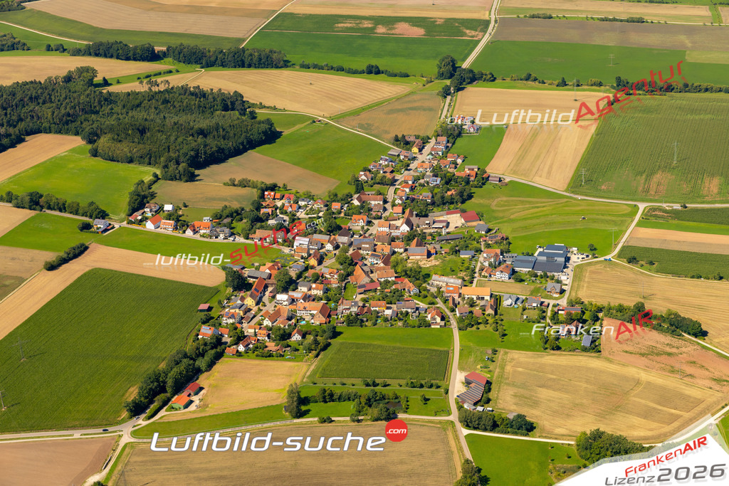 Das Luftbild zeigt : Bernhardswinden Ansbach - Die Luftaufnahme wurde 2023 vom UL-Flugzeug aus erstellt ( keine Drohne ) - Hochauflösende Luftaufnahme - Für grossformatige Ausdrucke geeignet. Die Geschenkidee !Mit Lizenz und Bildrechte bestellbar
