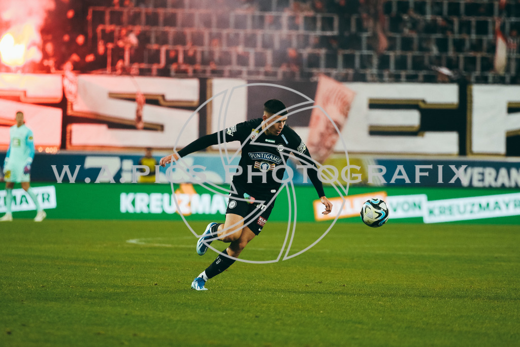 LASK Linz - SK STURM GRAZ | LINZ,AUSTRIA,05.NOV.23 - ADMIRAL BUNDESLIGA, LASK LINZ - SK STURM GRAZ, Image shows: Szymon WLODARCZYK (SK STURM).
Photo: Sportmediapics.com/ Andreas Willdoner