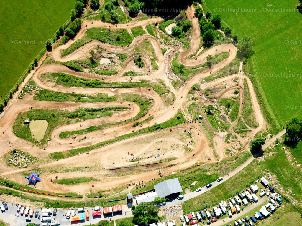 2724295 | Reisersberg, RöHRNBACH 19.05.2007 Rennstrecke der Motocross- Rennbahn des MCC Röhrnbach-Reisersberg e.V. im DMV während eines Rennens in Röhrnbach im Bundesland Bayern, Deutschland. Weiterführende Informationen bei: MCC Röhrnbach-Reisersberg e.V. im DMV. // Racetrack of the motocross racetrack of the MCC Rohrnbach-Reisersberg e.V. in the DMV during a race in Rohrnbach in the state Bavaria, Germany. Further information at: MCC Roehrnbach-Reisersberg e.V. im DMV. Foto: Gerhard Launer
