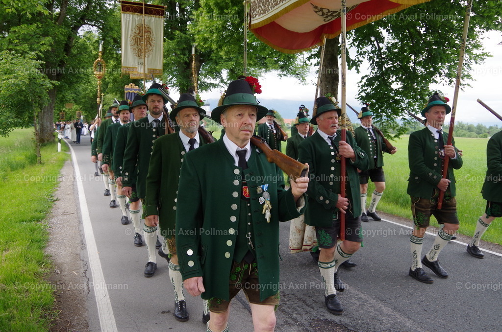 IMGP5958 | fotografiert von Axel PollmannLeonhardi Wallfahrt Benediktbeuern und Murnau, Fronleichnam, Fasching, Landschaft im Loisachtal und Benediktbeuern  - Realisiert mit Pictrs.com