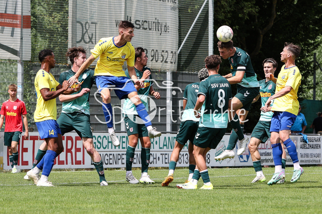 FC Pipinsried - SSV Jahn Regensburg II | Professionelle Sportfotos aus den Bereichen Fußball, Eishockey, Handball und vieles mehr. Ob Sieg oder Niederlage