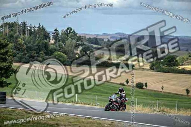 pubi0070 | Professionelle Fotos von Sportveranstaltungen, aber auch Hochzeiten und anderen Events. - Realisiert mit Pictrs.com