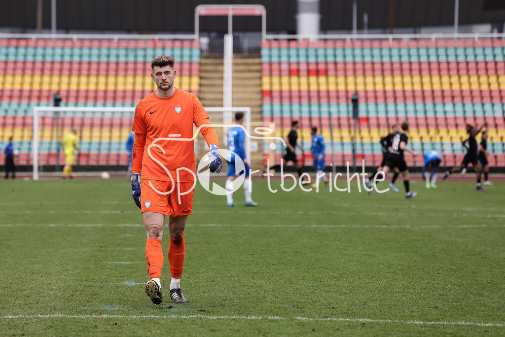 VSG Altglienicke - Viktoria Berlin | Viktoria Keeper Florian Hermann HORENBURG (VIK #22) in Aktion nach dem verwandelten Elfmeter zum 0-1