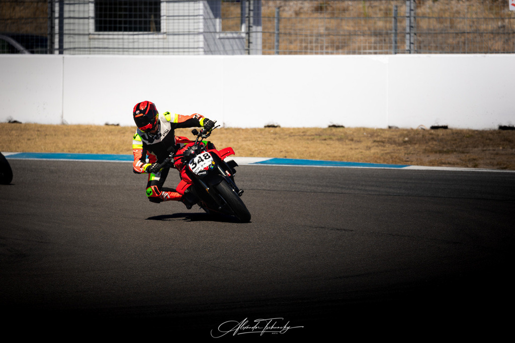 Ducati Trackday Hockenheimring 2026 | Entdecken Sie die faszinierende Welt von Alexander Tschuncky Arts: Kreative Fotografie, atemberaubende Automobilkunst und hochwertiger Bilderdruck. Lassen Sie sich inspirieren! - Realisiert mit Pictrs.com