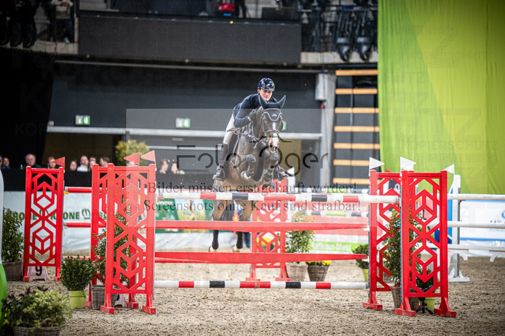 DOS_3072 | Entdecke hochwertige Reitturnierfotos von Foto Oger. Professionell, emotional und authentisch – jetzt Lieblingsmomente im Shop bestellen.Deutschlandweite Turnierfotografie. - Realisiert mit Pictrs.com