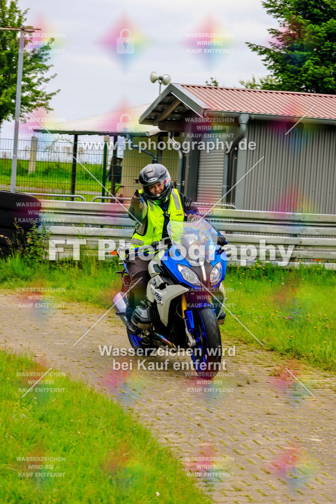 VBK-7614 | Hier findet Ihr Bilder von Touristenfahrten auf der Nürburgring Nordschleife oder von anderen Veranstaltungen die ich besucht habe. Viel Spass beim Durch Schauen 