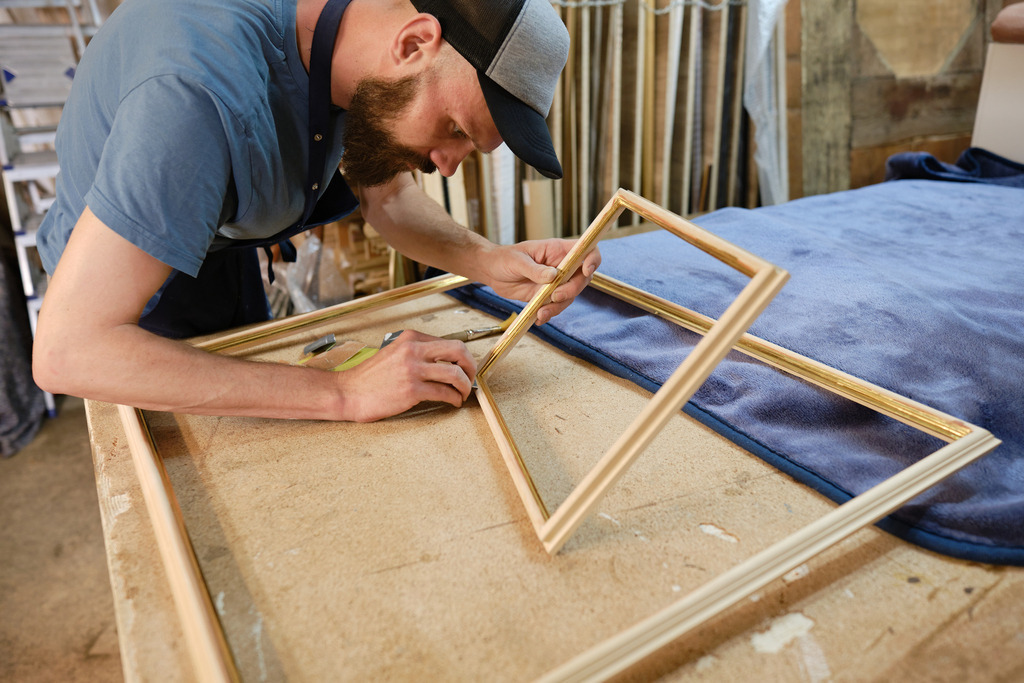 Bühlmayer Hofvergolder | WIen, Austria - April 29, 2025; C. Bühlmayer - K.u.K. Hofvergolder. - Realisiert mit Pictrs.com