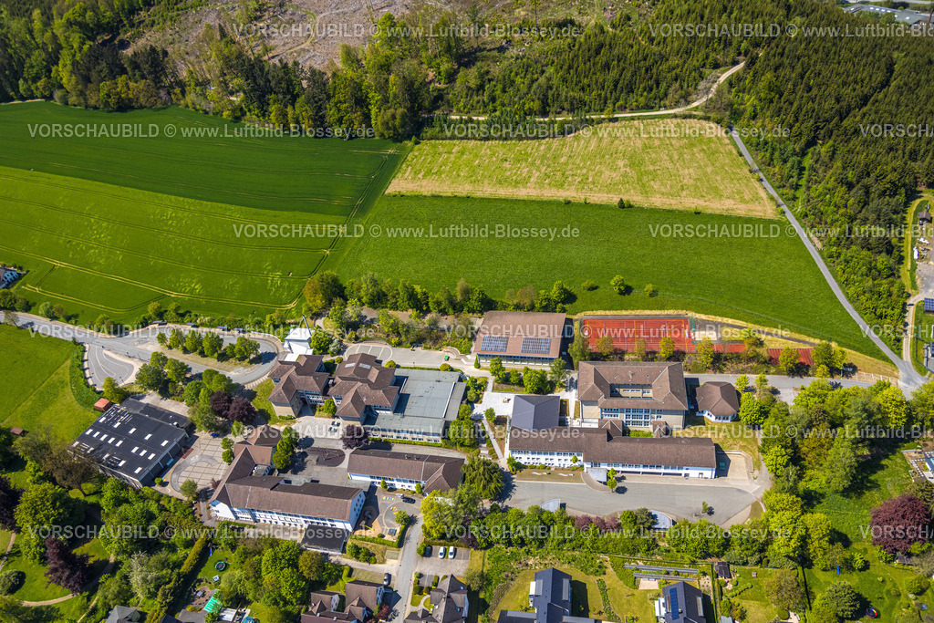 Eslohe230505741 | Luftbild, Brüder-Grimm-Schule und Realschule, Sporthalle Steltenberg,  Eslohe, Sauerland, Nordrhein-Westfalen, Deutschland