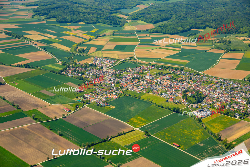 Luftaufnahme der Stadt Tapfheim - Die Luftaufnahme wurde 2025 vom UL-Flugzeug heraus erstellt ( keine Drohne ) - Hochauflösende Luftaufnahme - für professionelle Ausdrucke geeignet. Die Geschenkidee !Mit Lizenz und Bildrechte bestellbar