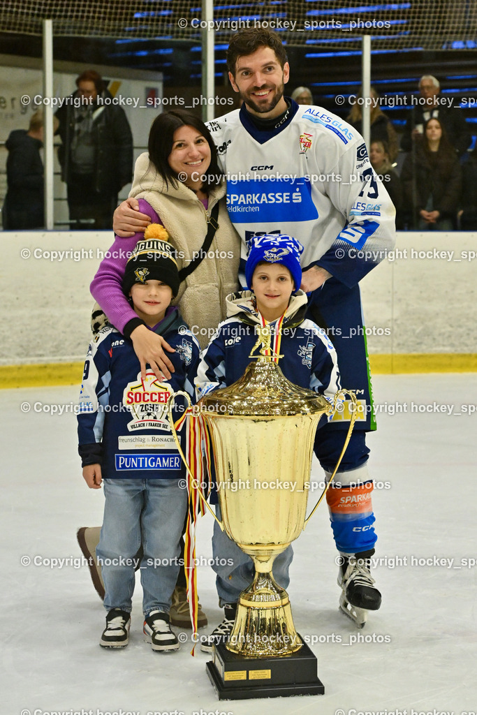 ESC Sparkasse Steindorf Meister 2025/26 | #79 Petrik Benjamin ESC Steindorf mit Familie, ESC Sparkasse Steindorf Meister 2025/26, ESC Sparkasse Steindorf Meister 2025/26 am 08.03.2026 in Althofen (Stadthalle Althofen), Austria, (Photo by Bernd Stefan)
