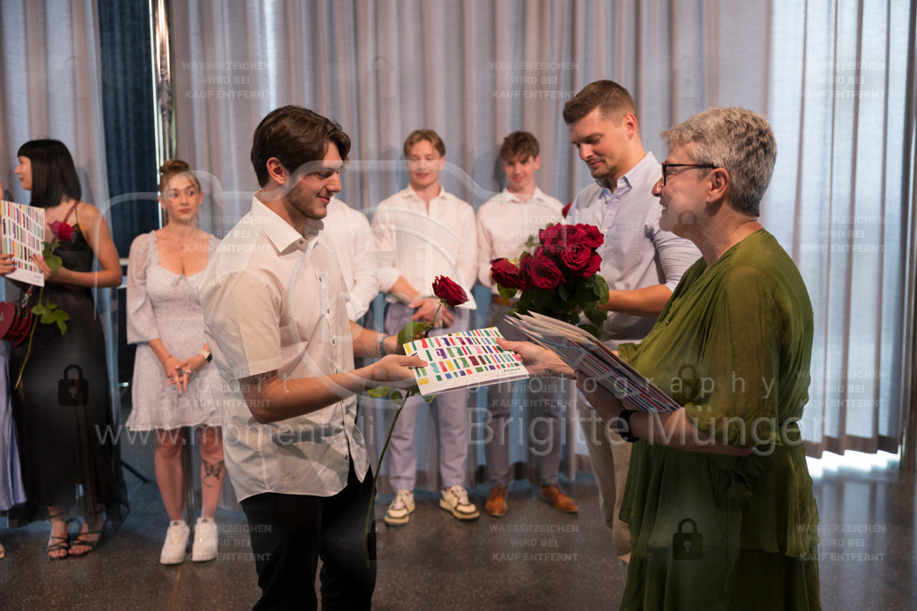 FeusiDiplomfeier_R6OO3061 | Brigitte Münger / bmsportphotography - Realisiert mit Pictrs.com