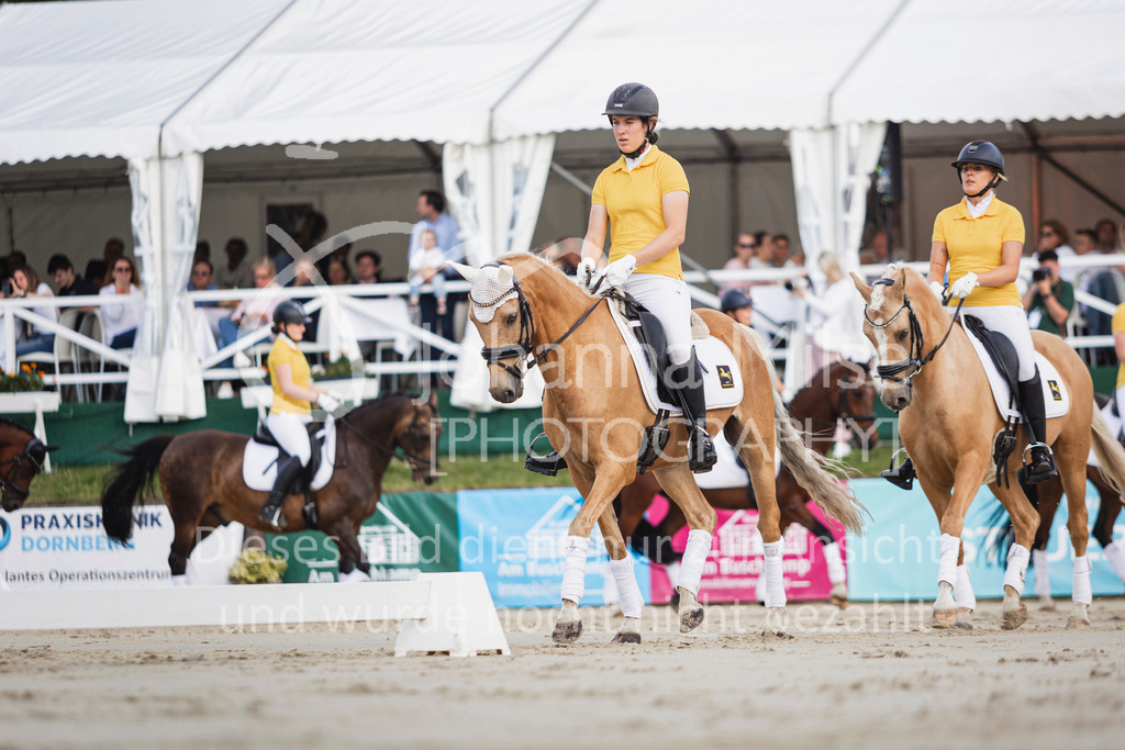 250711_BHO_Showabend-809 | Deine schönsten Turniermomente als professionelle Fotos! Entdecke hochwertige Pferdesport-Fotografie im Online-Shop. Jetzt Fotos finden & bestellen!