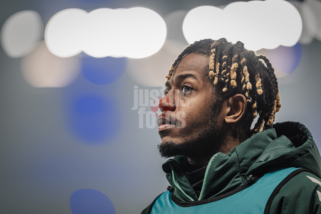 Fußball | Männer | Saison 2025/2026 | 1. Fußball-Bundesliga | 13. Spieltag | Hamburger SV vs. SV Werder Bremen | 07.12.2025 | Samuel Mbangula (#07, SV Werder Bremen) beim Aufwärmen