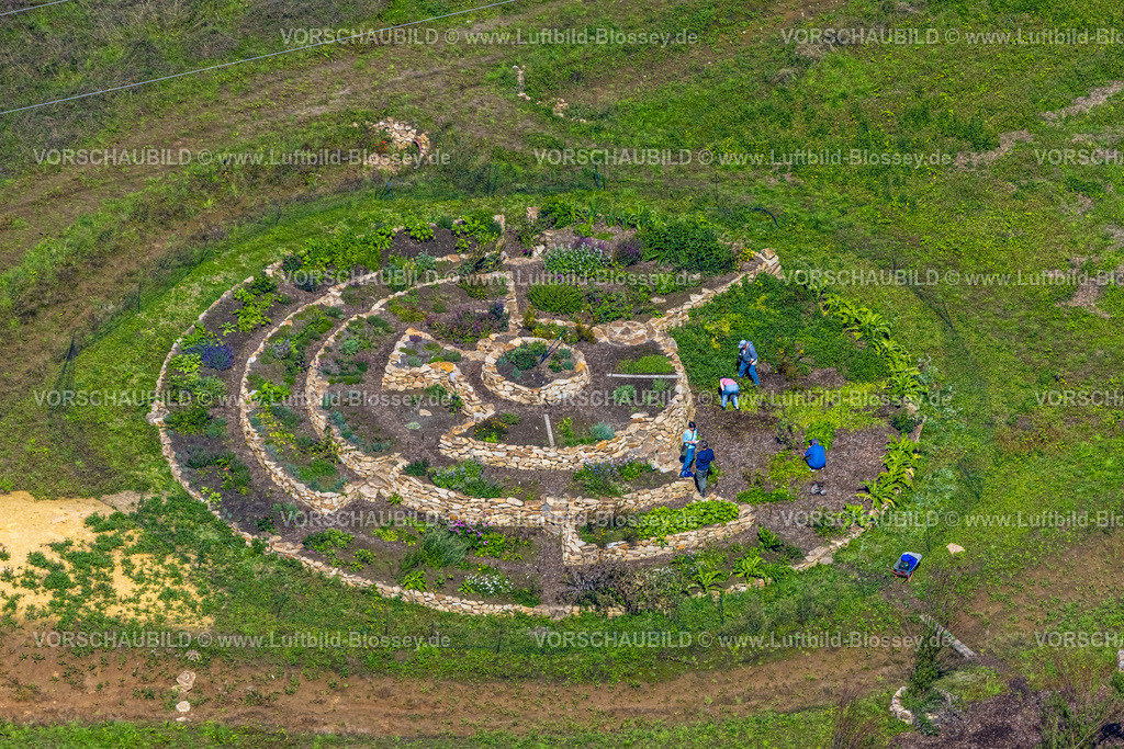 Witten230800108 | Luftbild, Spiralförmiger Kräutergarten am Christopherus-Haus Christopherus-Hof,  Annen, Witten, Ruhrgebiet, Nordrhein-Westfalen, Deutschland